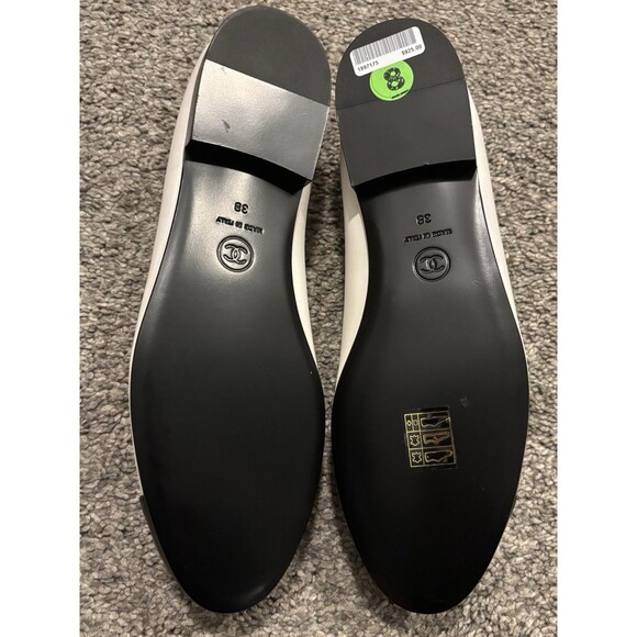 CHANEL WHITE & BLACK TWO TONE LEATHER CC LOGO BALLET FLATS Size 38 US 8 - Picture 8 of 14